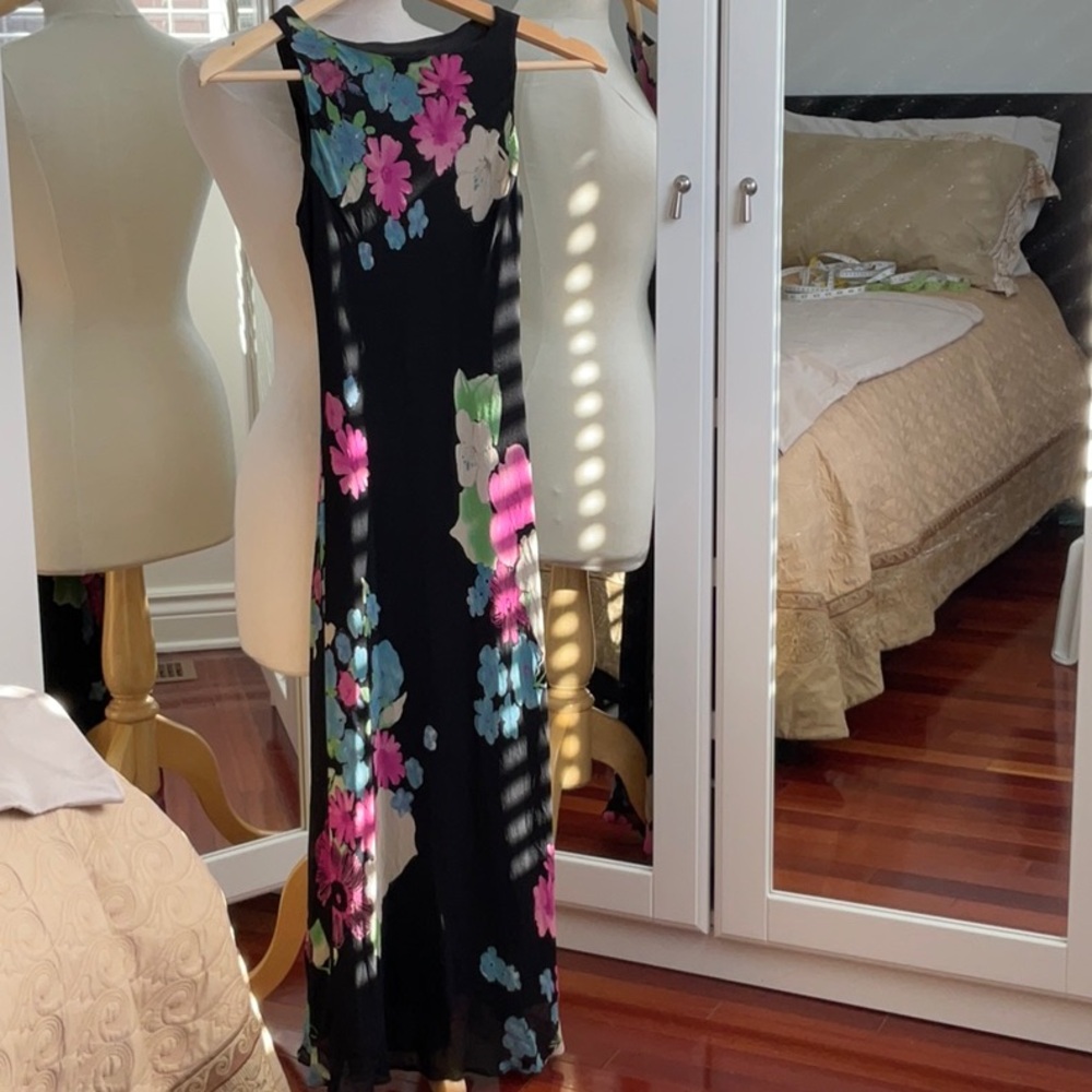Jones New York Sleeveless Silk Dress with Floral Patterns / Size 4P